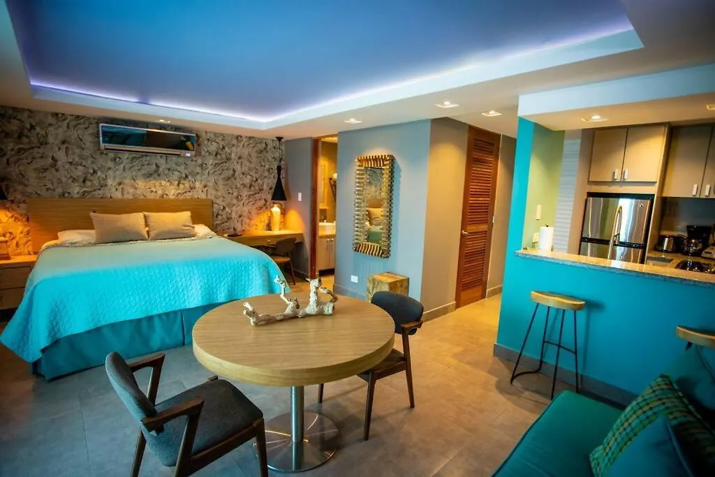 Enchanted 8 Jewel Luquillo Beachfront - Pool 0*,  פוארטו ריקו